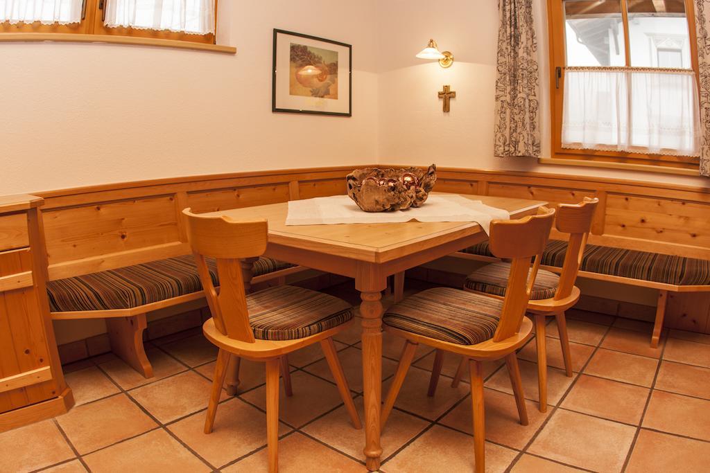 Ferienwohnung Haus Lenz Serfaus Zimmer foto
